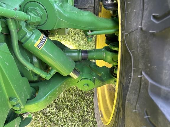 Image of John Deere 8R 410 equipment image 2