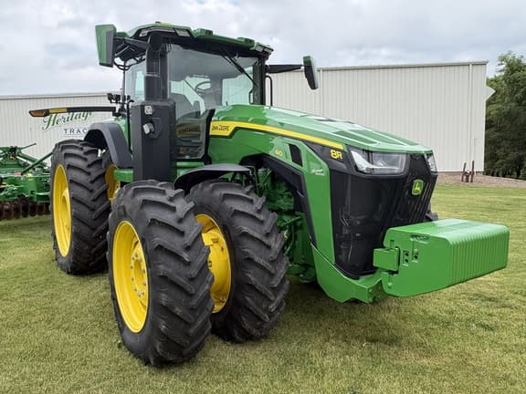 Image of John Deere 8R 410 equipment image 4