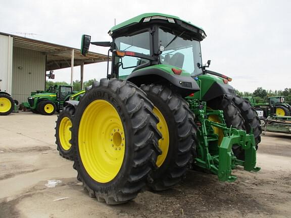 Image of John Deere 8R 410 equipment image 2