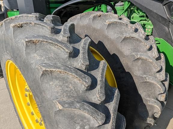 Image of John Deere 8R 410 equipment image 4