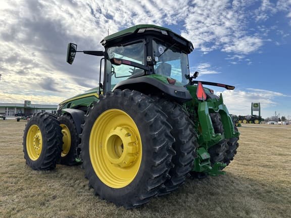 Image of John Deere 8R 410 equipment image 4