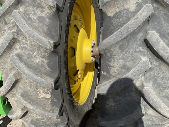 Image of John Deere 8R 410 equipment image 4
