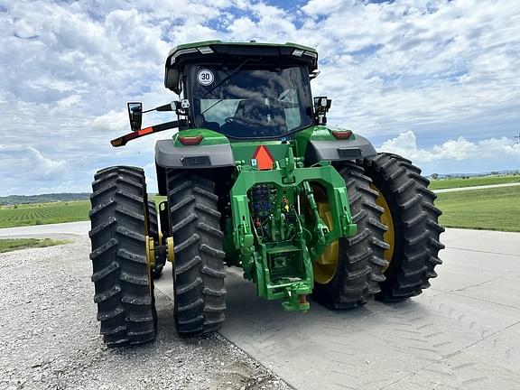 Image of John Deere 8R 410 equipment image 4