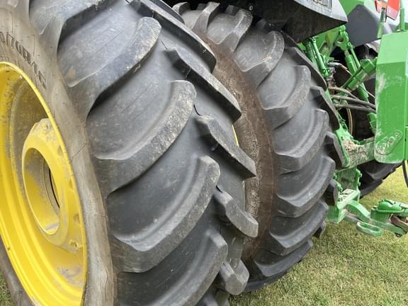 Image of John Deere 8R 410 equipment image 2