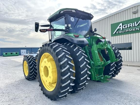 Image of John Deere 8R 410 equipment image 4