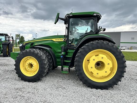 Image of John Deere 8R 410 equipment image 2