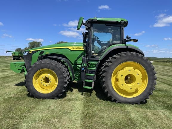 Image of John Deere 8R 410 equipment image 1