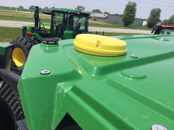 Image of John Deere 8R 410 equipment image 4