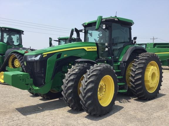 Image of John Deere 8R 410 equipment image 4
