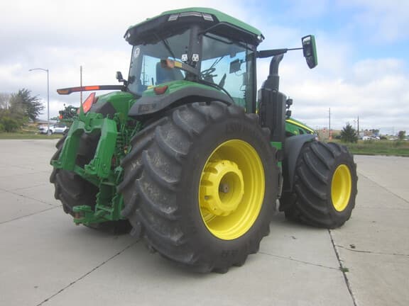 Image of John Deere 8R 410 equipment image 4