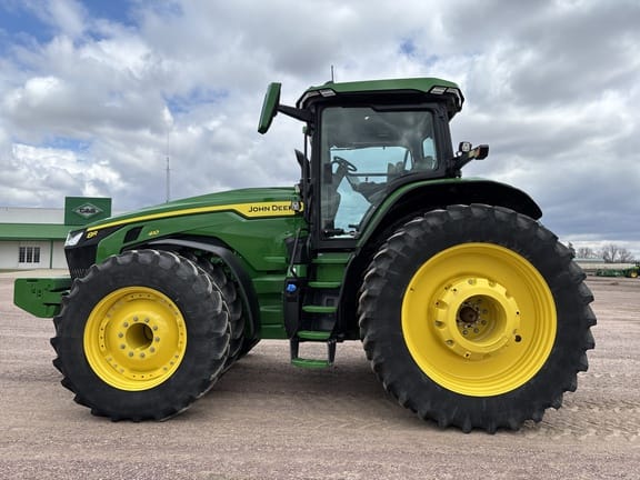 2024 John Deere 8R 410 Equipment Image0