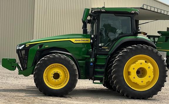 Image of John Deere 8R 410 equipment image 2