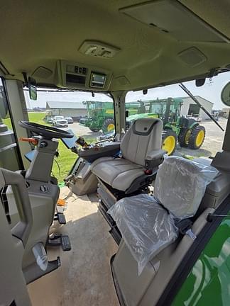 Image of John Deere 8R 410 equipment image 4