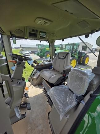 Image of John Deere 8R 410 equipment image 4