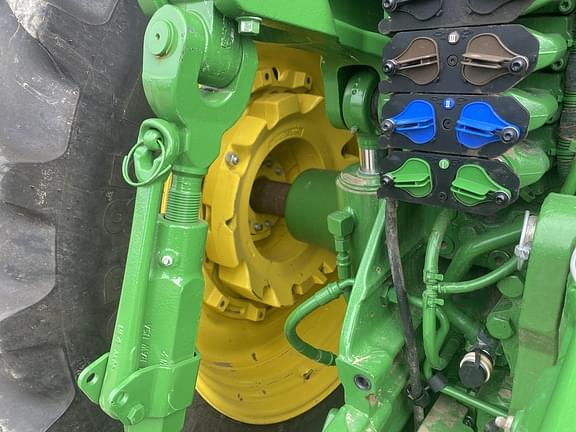 Image of John Deere 8R 410 equipment image 2