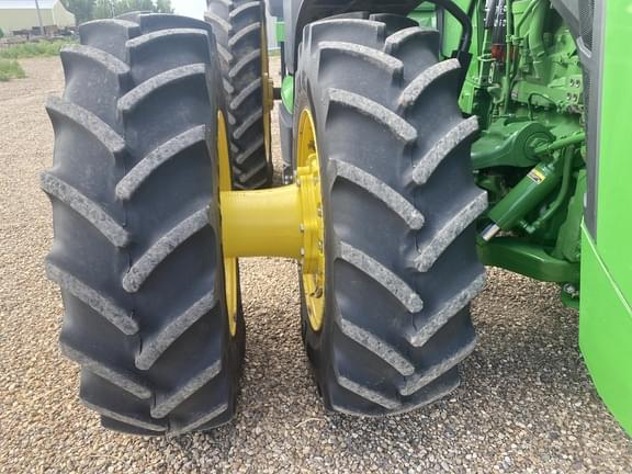 Image of John Deere 8R 410 equipment image 3