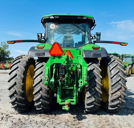 Image of John Deere 8R 410 equipment image 4