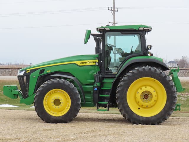 Image of John Deere 8R 410 equipment image 2