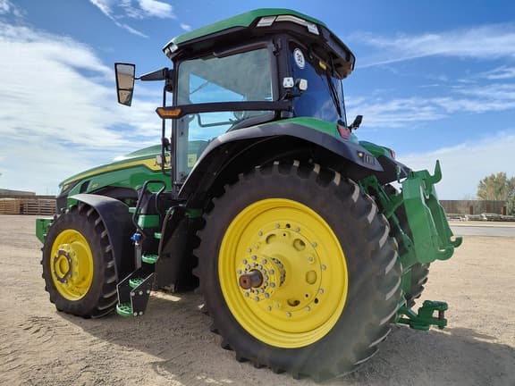 Image of John Deere 8R 410 equipment image 2
