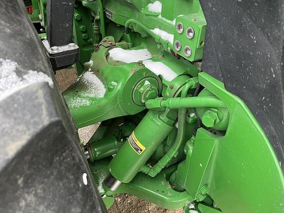 Image of John Deere 8R 410 equipment image 4