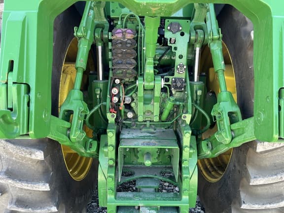 Image of John Deere 8R 410 equipment image 4