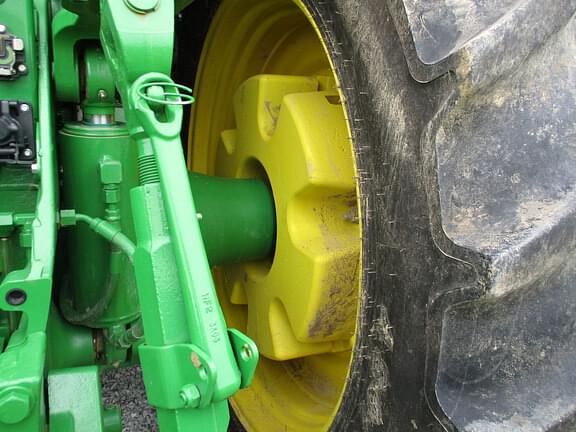 Image of John Deere 8R 410 equipment image 4