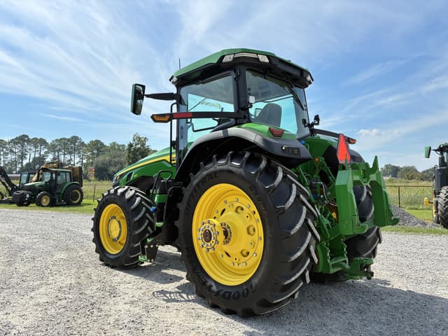 Image of John Deere 8R 410 equipment image 2