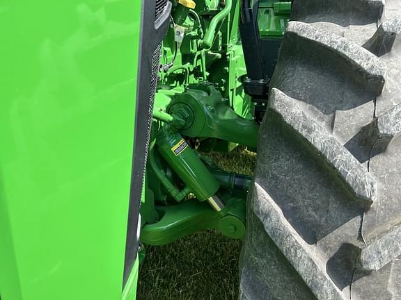 Image of John Deere 8R 410 equipment image 2