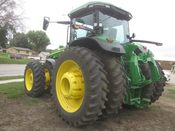 Image of John Deere 8R 410 equipment image 4