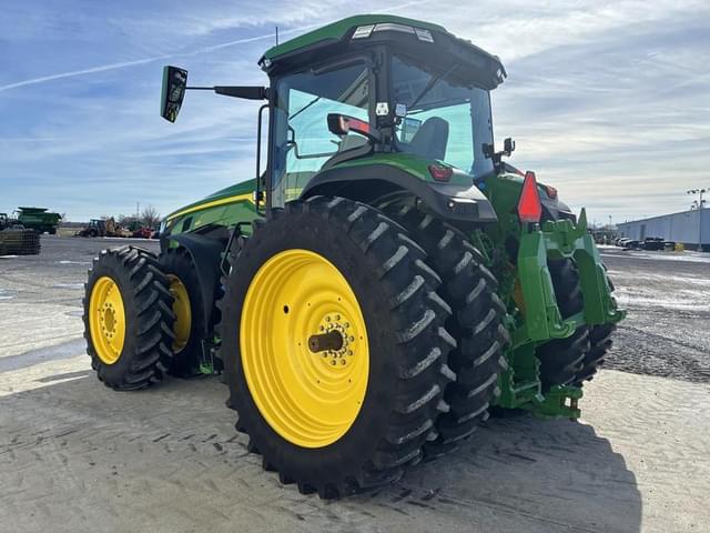Image of John Deere 8R 410 equipment image 4