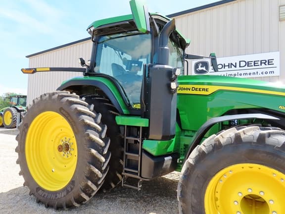 Image of John Deere 8R 410 equipment image 4