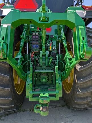 Image of John Deere 8R 410 equipment image 4