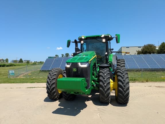 Image of John Deere 8R 410 equipment image 2