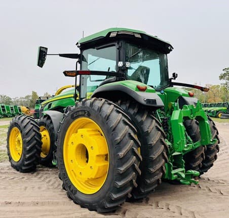 Image of John Deere 8R 410 equipment image 2