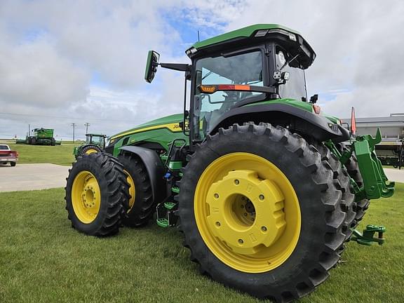 Image of John Deere 8R 410 equipment image 2