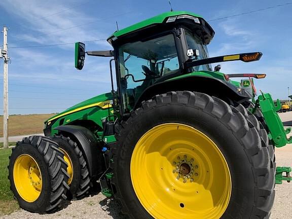 Image of John Deere 8R 410 equipment image 2