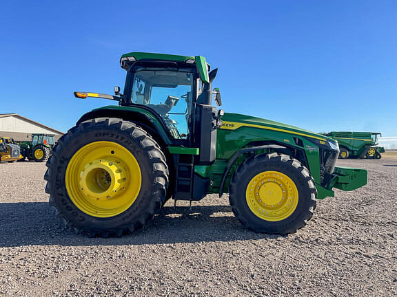 Image of John Deere 8R 410 equipment image 3