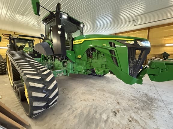 Image of John Deere 8RT 370 equipment image 2