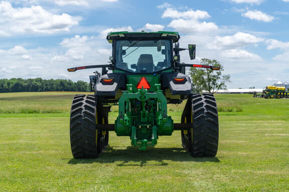 Image of John Deere 8RT 370 equipment image 3