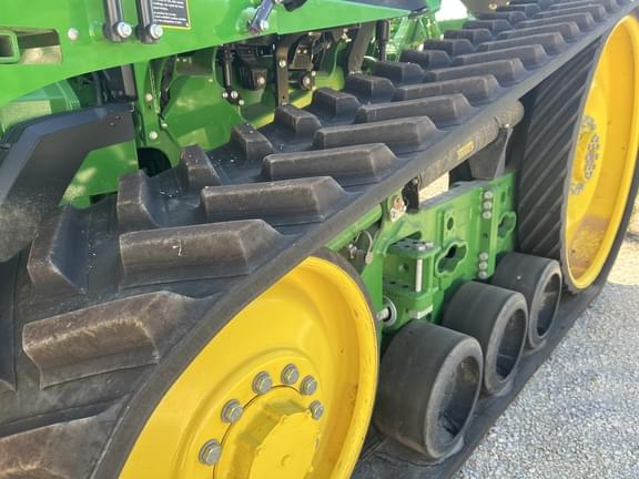 Image of John Deere 8RT 370 equipment image 4