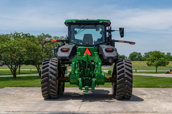 Image of John Deere 8RT 370 equipment image 3