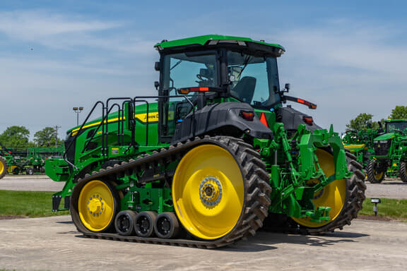 Image of John Deere 8RT 370 equipment image 2