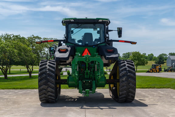 Image of John Deere 8RT 370 equipment image 3