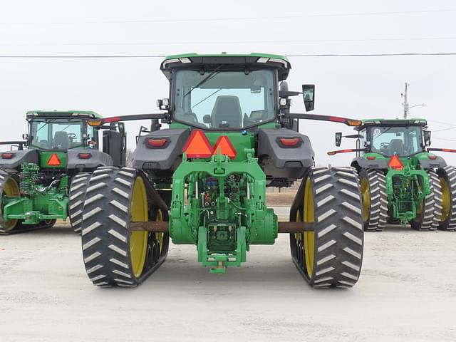 Image of John Deere 8RT 370 equipment image 1