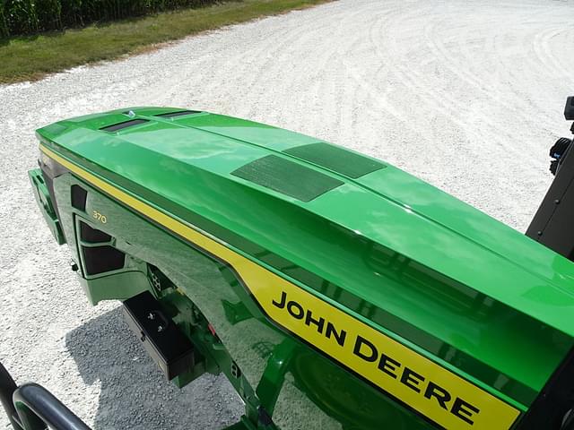 Image of John Deere 8RT 370 equipment image 4