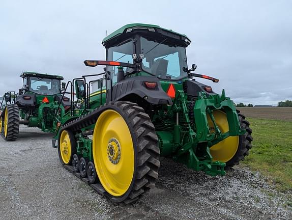 Image of John Deere 8RT 370 equipment image 2