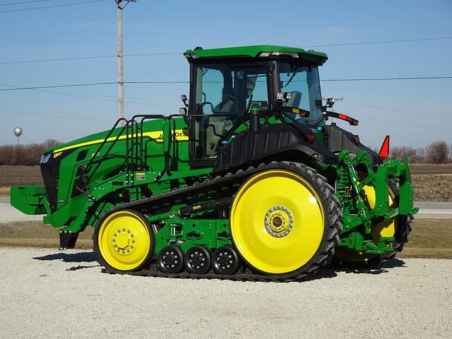 Image of John Deere 8RT 370 equipment image 2