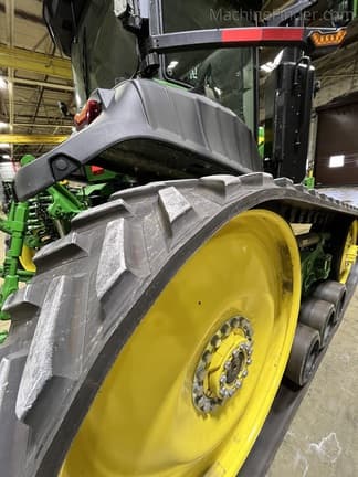 Image of John Deere 8RT 370 equipment image 4