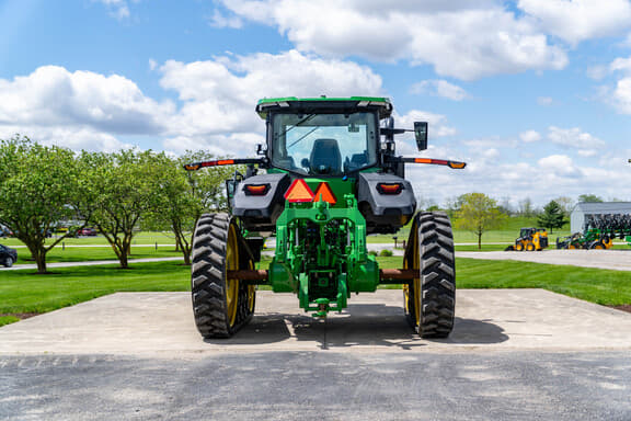 Image of John Deere 8RT 370 equipment image 3