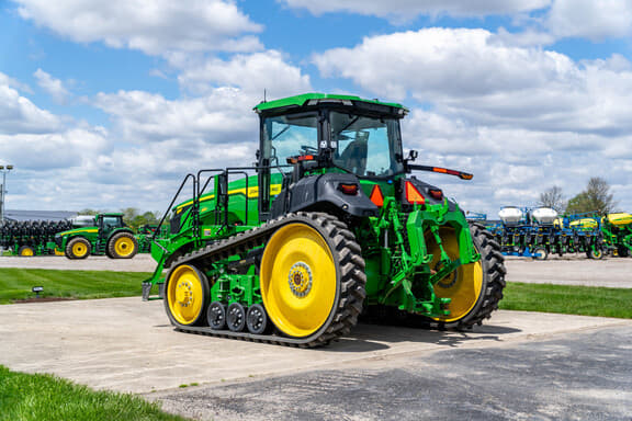 Image of John Deere 8RT 370 equipment image 2
